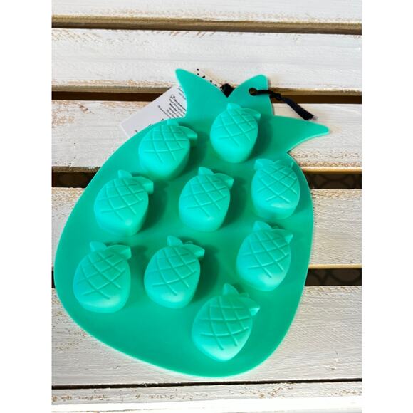 Blush Pineapple Silicone Ice Tray - Picture 5 of 7